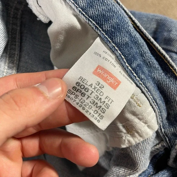 Wrangler Jean Shorts Relaxed Fit Size 32 - Picture 3 of 8